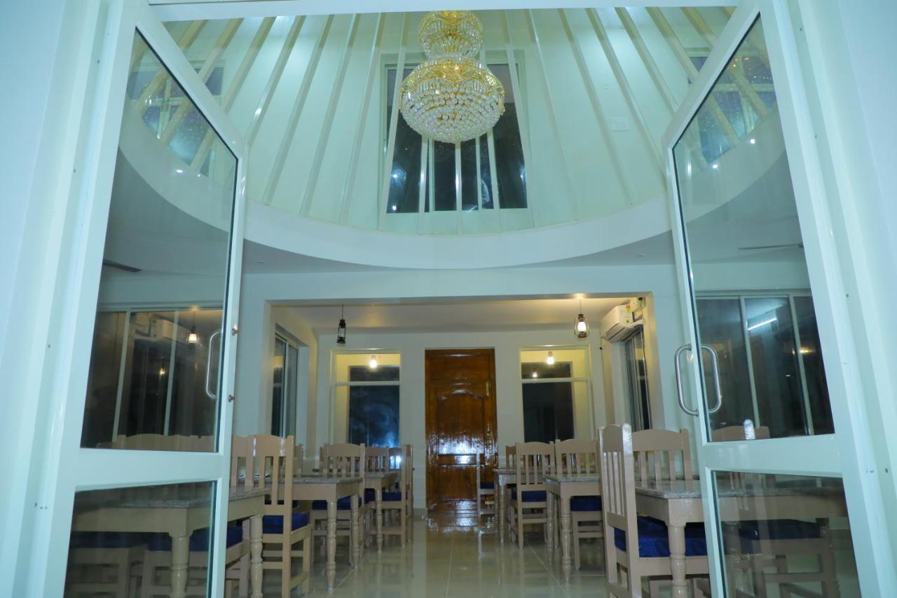 Srinivasa Hotel Tirupati Exterior foto